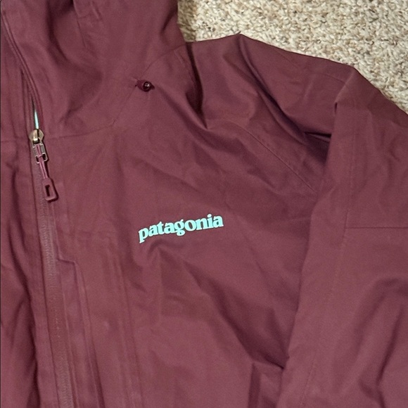 Patagonia® Women’s Insulated Snowbelle Jacket - Picture 3 of 6